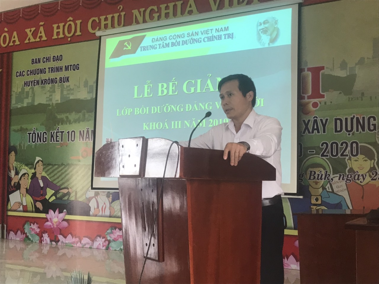 Bế giảng lớp Đảng viên mới khóa III, năm 2019